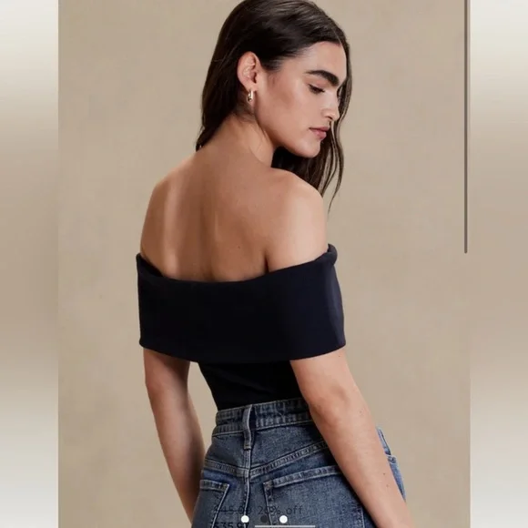 Banana Republic Off-Shoulder Dark Blue Sweater - Picture 3 of 9